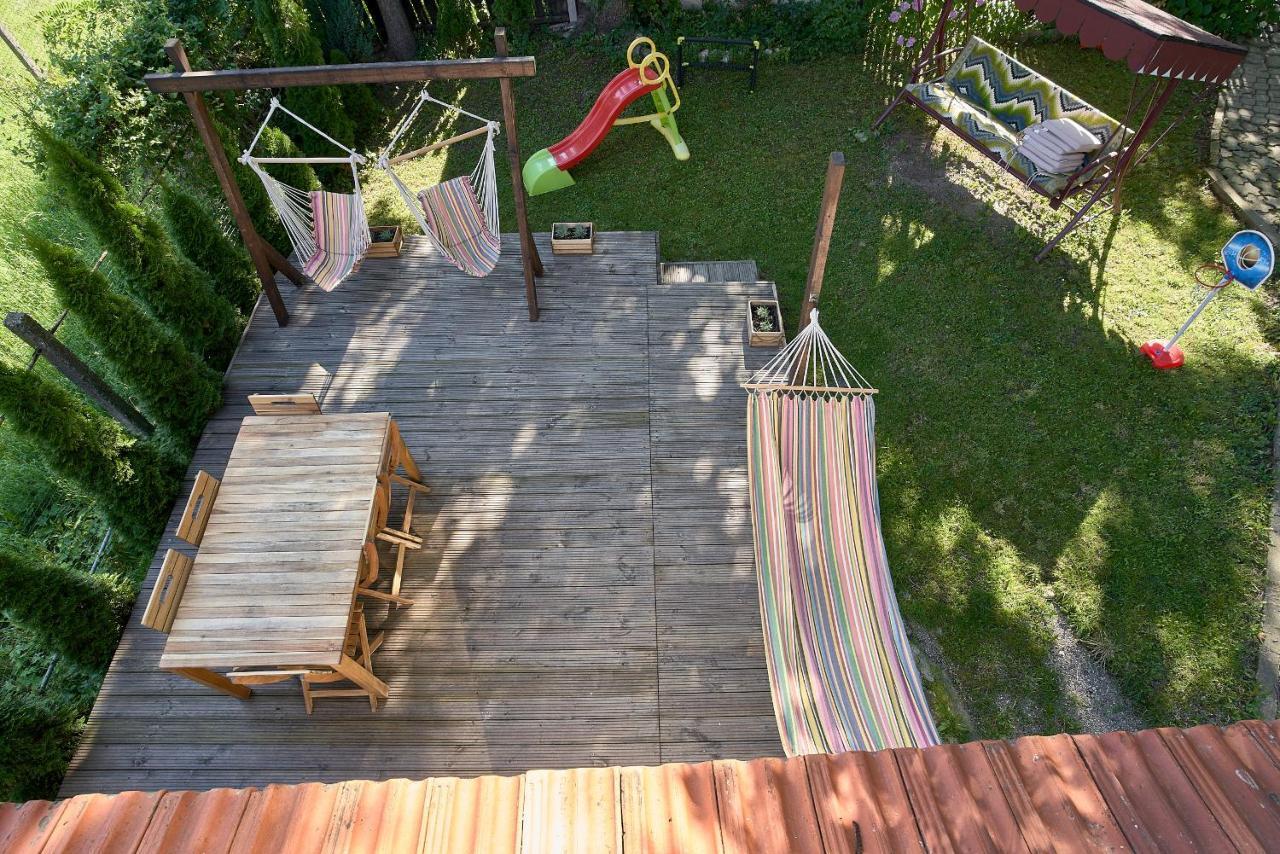 Walnut Tree Cottage Săcele Exterior foto