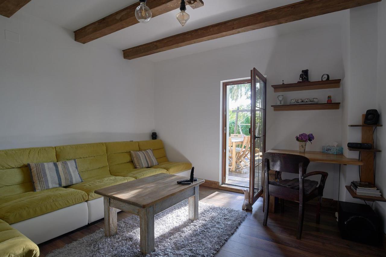 Walnut Tree Cottage Săcele Exterior foto
